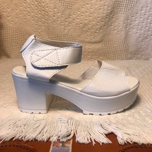 Simple White Platform Sandal size 5